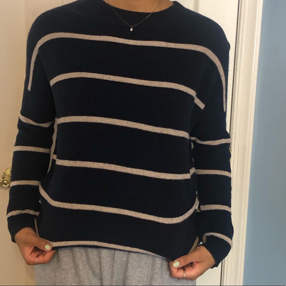 American Eagle Navy Sweater w Tan Stripes